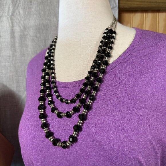 Black Faceted Beaded Necklace Three Strand Silver Tone Accents Vintage Classic - Picture 6 of 16
